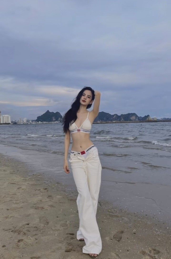 Top 99+ ảnh gái xinh mặc Bikini thả dáng trên biển đẹp hút hồn 