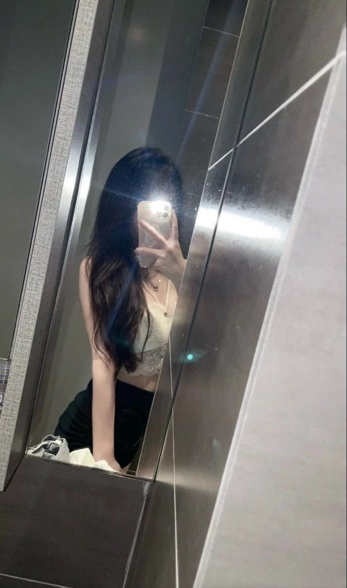 Tuyển chọn 50+ ảnh gái xinh chụp selfie trước gương khoe dáng cực đỉnh