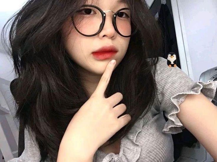 Ảnh gái xinh đeo kính Cute nhất