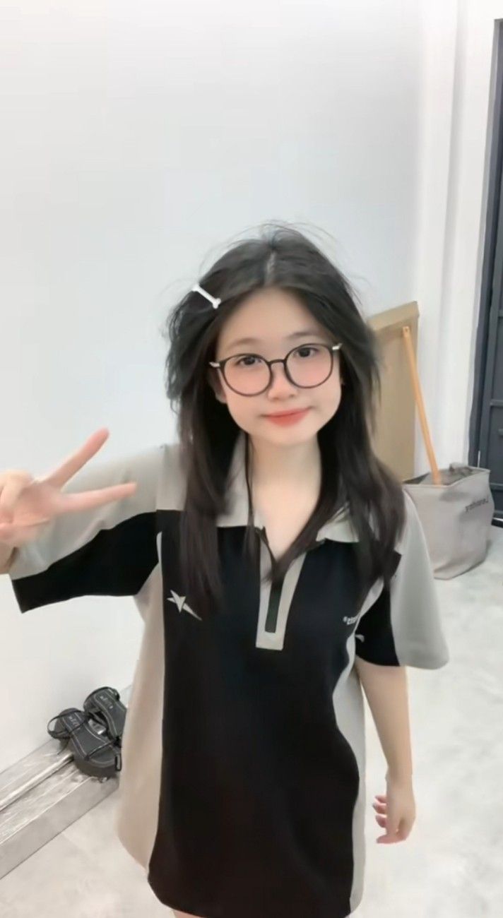 Ảnh gái xinh đeo kính Cute nhất