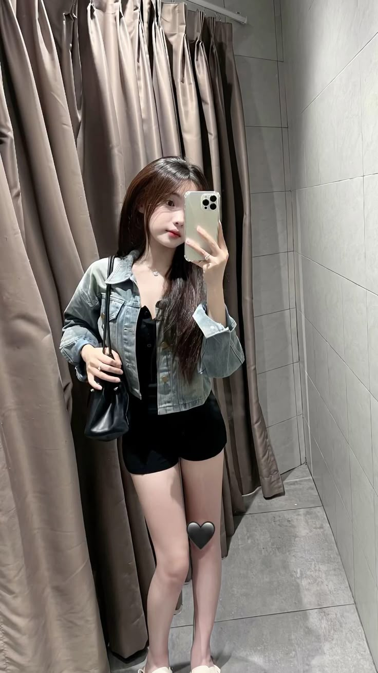 Tuyển chọn 50+ ảnh gái xinh chụp selfie trước gương khoe dáng cực đỉnh