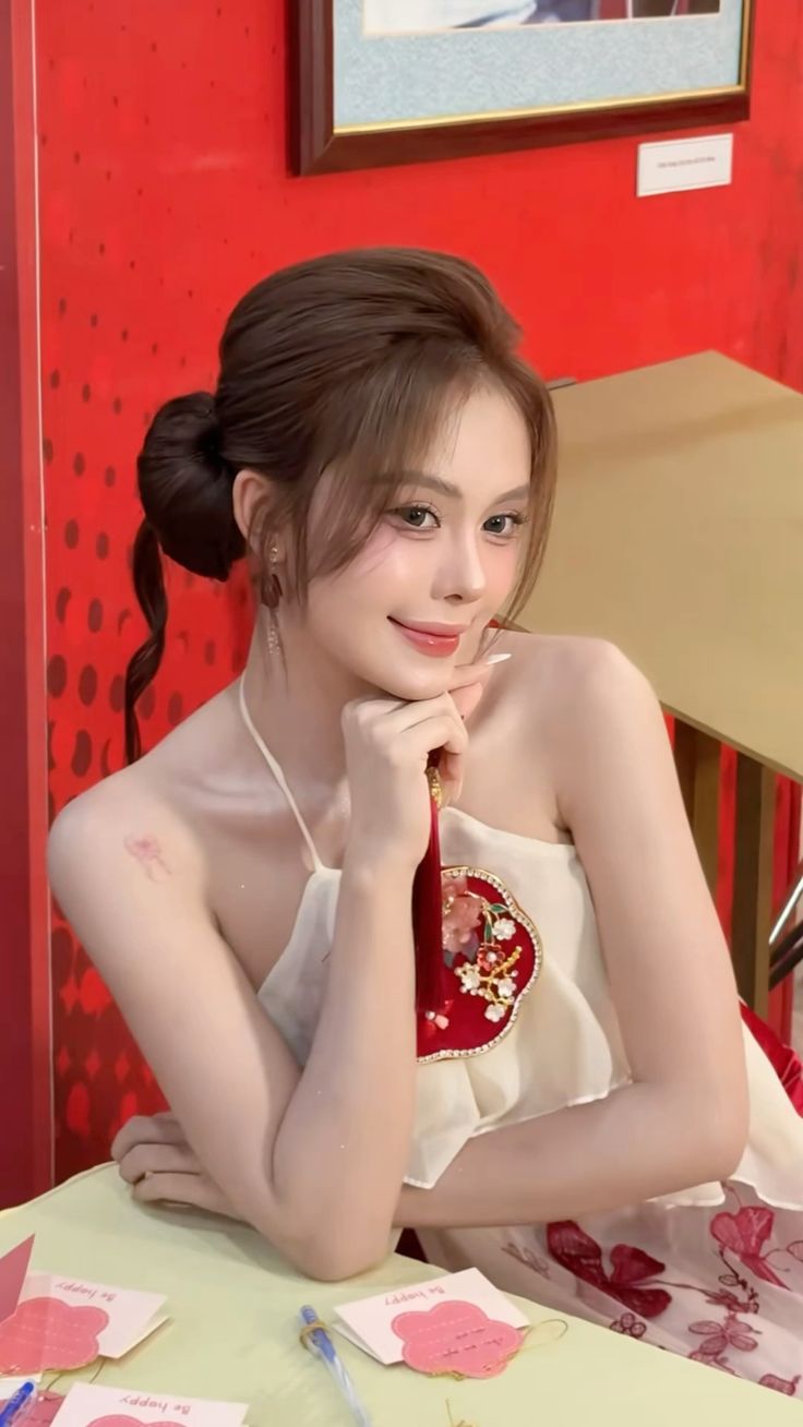 Tổng hợp những hình ảnh Xinh đẹp và Slay nhất của Hot Tiktoker "Hà 💋"