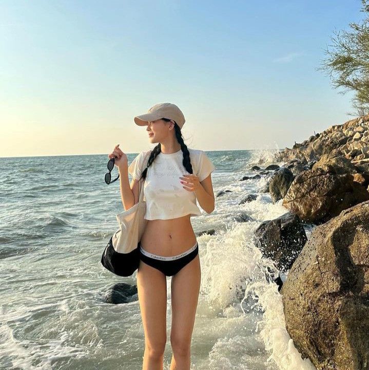 Top 99+ ảnh gái xinh mặc Bikini thả dáng trên biển đẹp hút hồn 