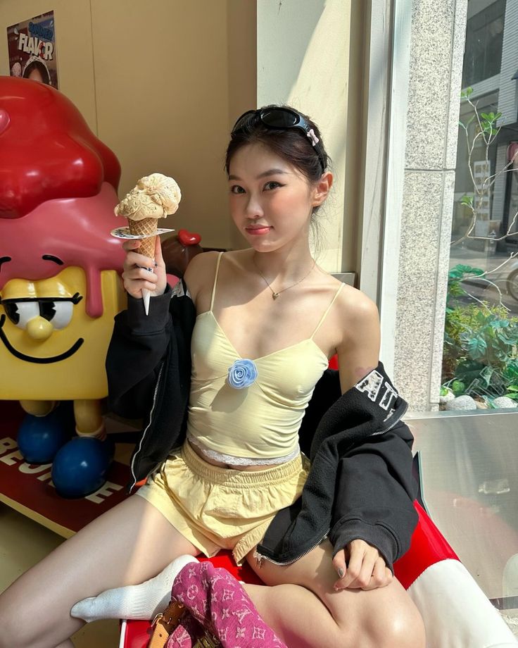 Tổng hợp 101+ outfit cùng sự dễ thương và cute nhất của Hot Tiktoker Ly Phạm